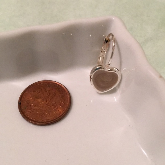 Earrings - Picture 5 of 8